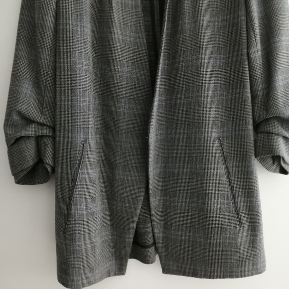 Aritzia Babaton Power Hip Blazer Macauley Glencheck Gray Blue Plaid Size 0 - Picture 6 of 17